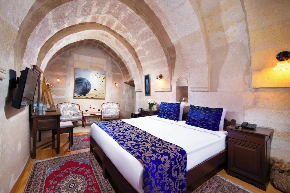 Deluxe Stone Room 101