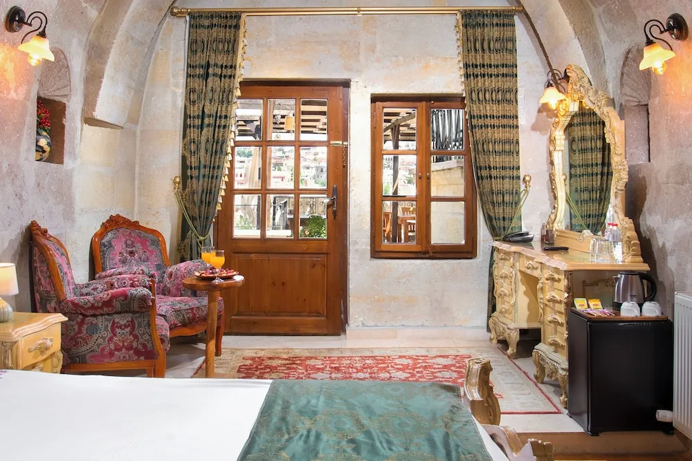 Deluxe Stone Room 102