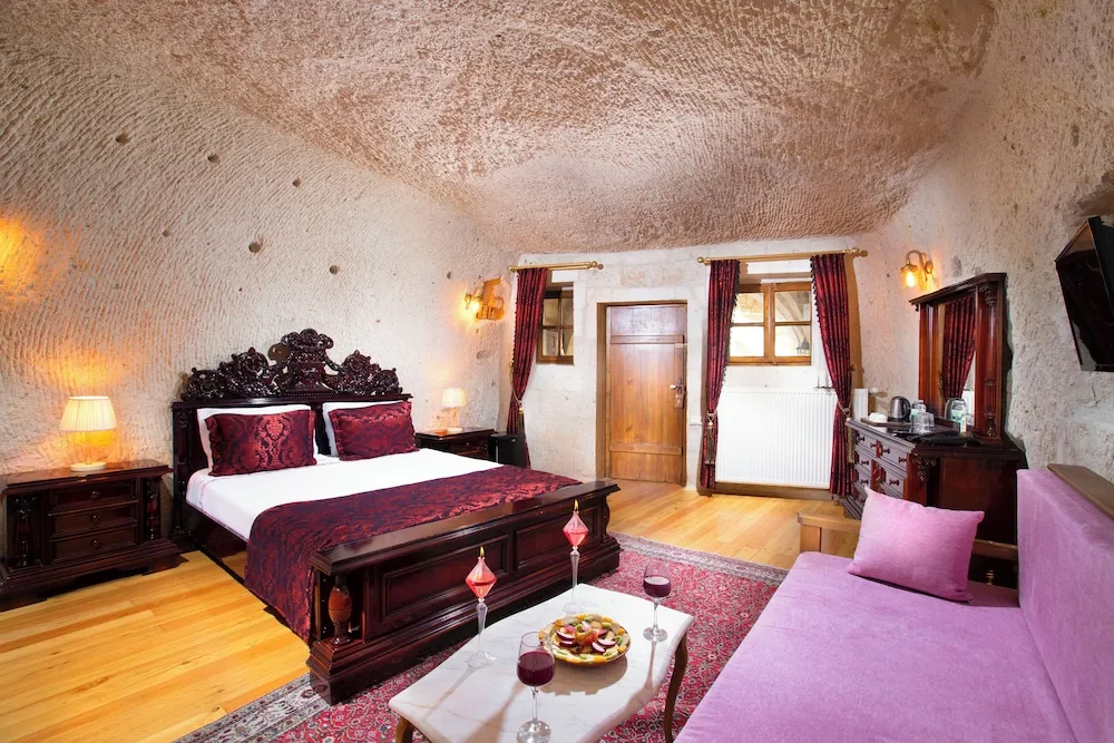 Standard Cave Room 203