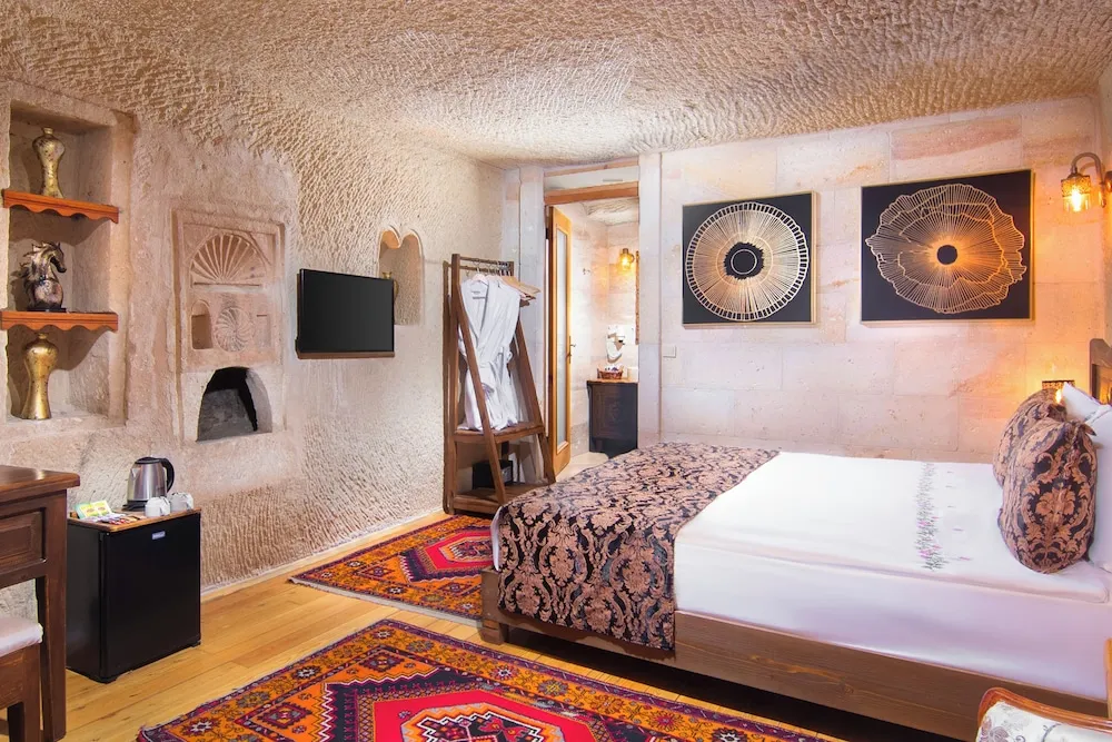Standard Cave Room 201