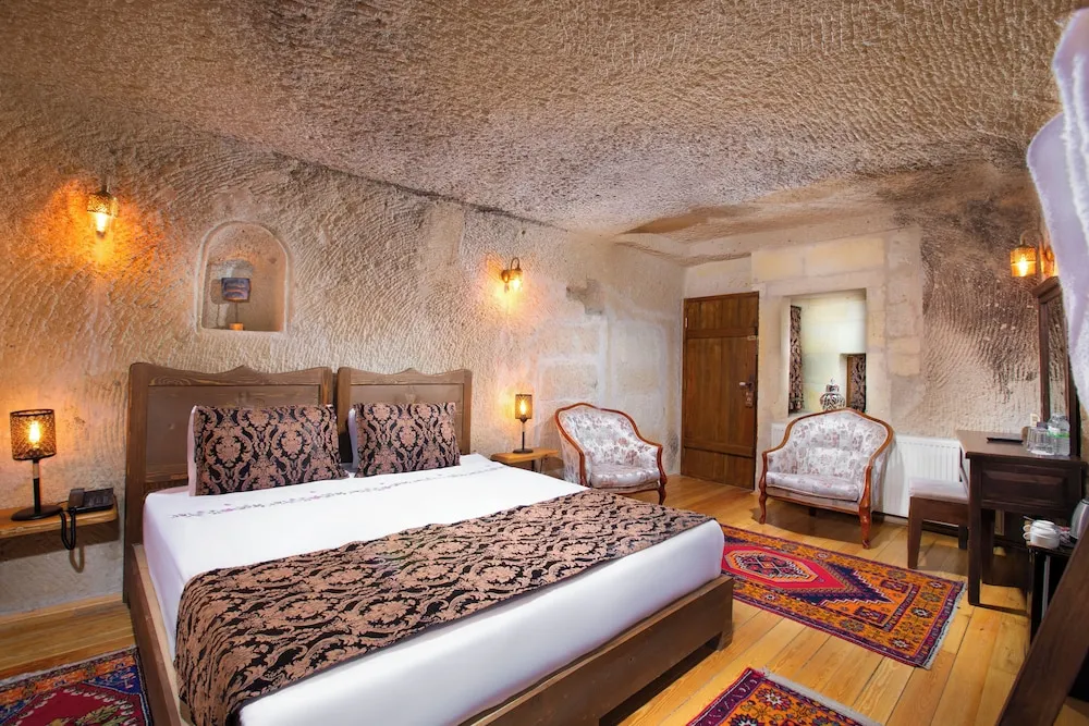 Standard Cave Room 201