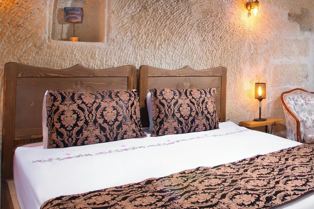 Standard Cave Room 201