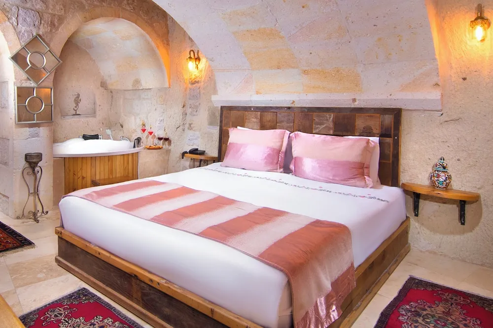 Deluxe Stone Room 303