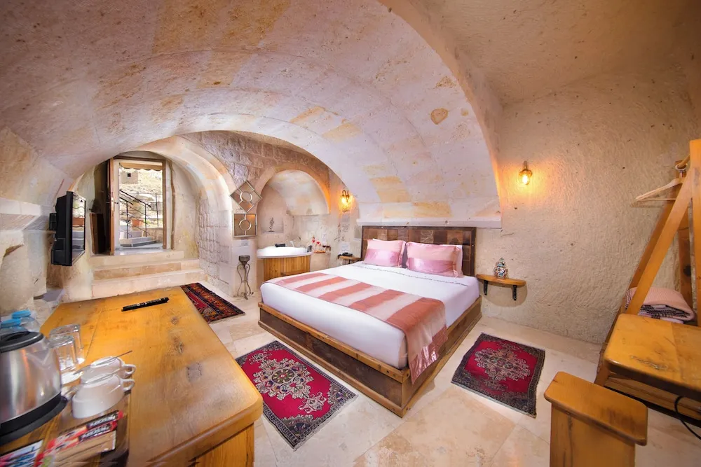 Deluxe Stone Room 303