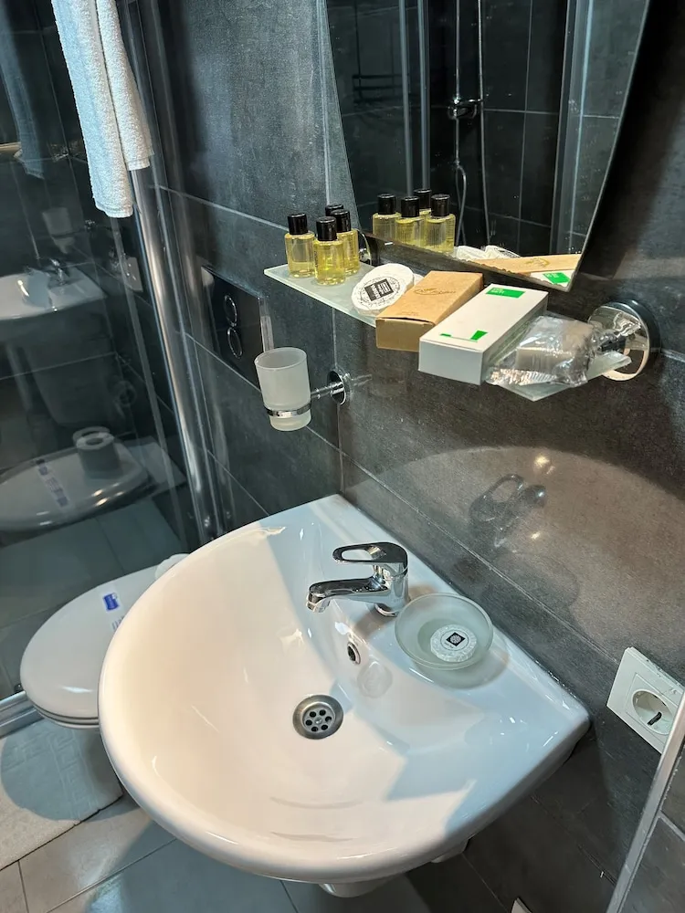 Standard Tek Büyük veya İki Ayrı Yataklı Oda