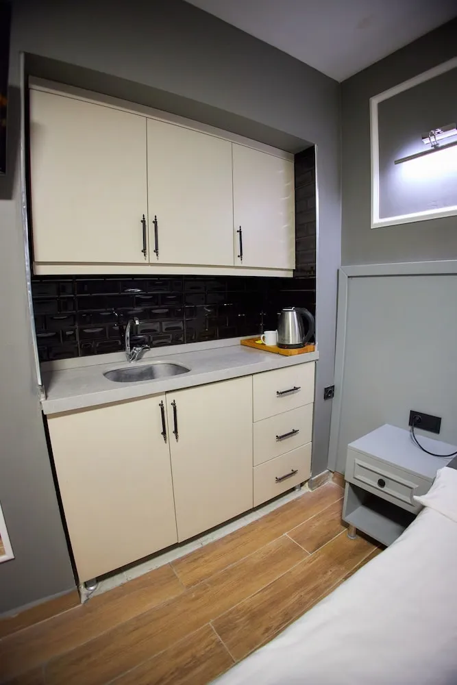 Economy Tek Büyük Yataklı Oda