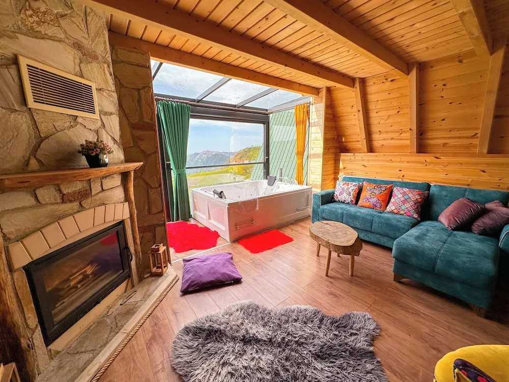 Queen Suit Bungalow