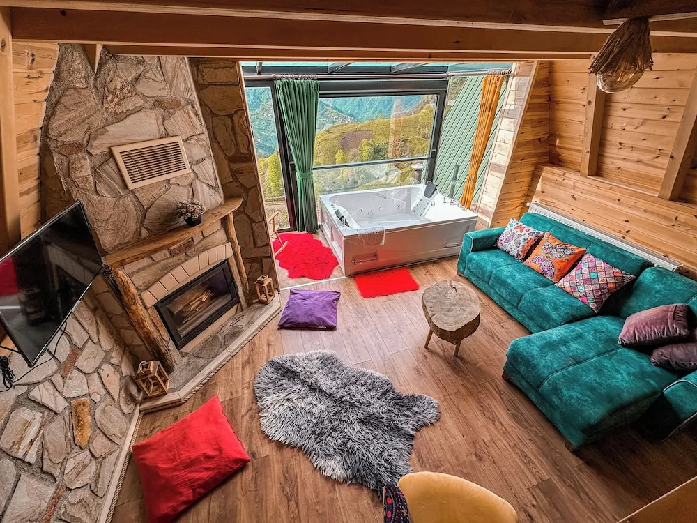 Queen Suit Bungalow