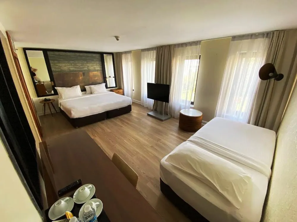 Deluxe Üç Kişilik Oda
