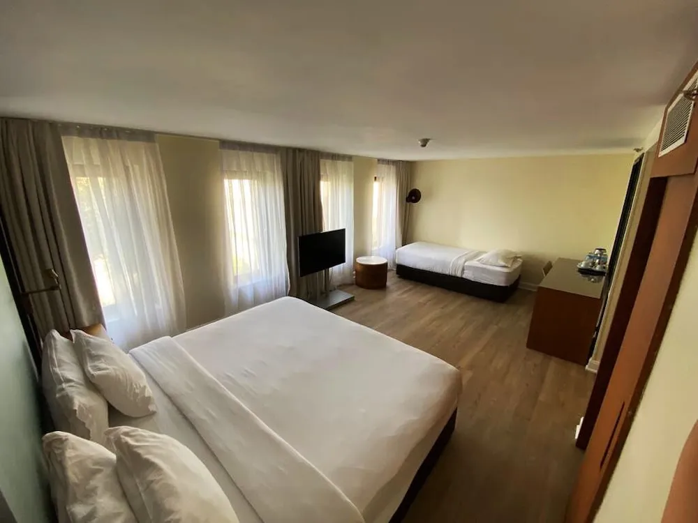 Deluxe Üç Kişilik Oda