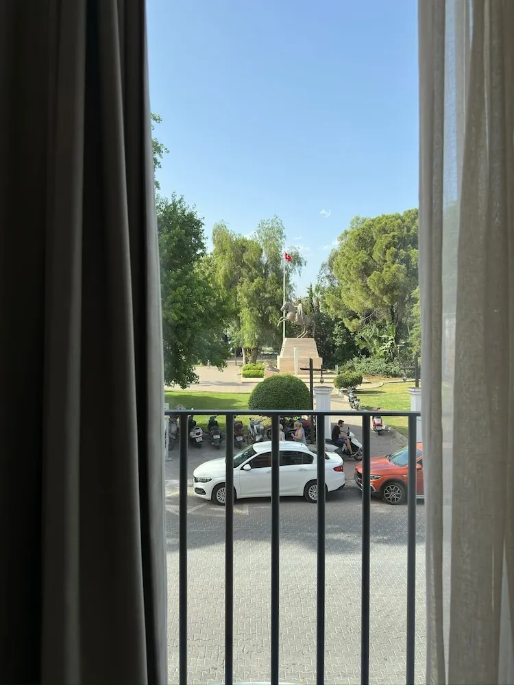 Basic Tek Büyük Yataklı Oda, Park Manzaralı