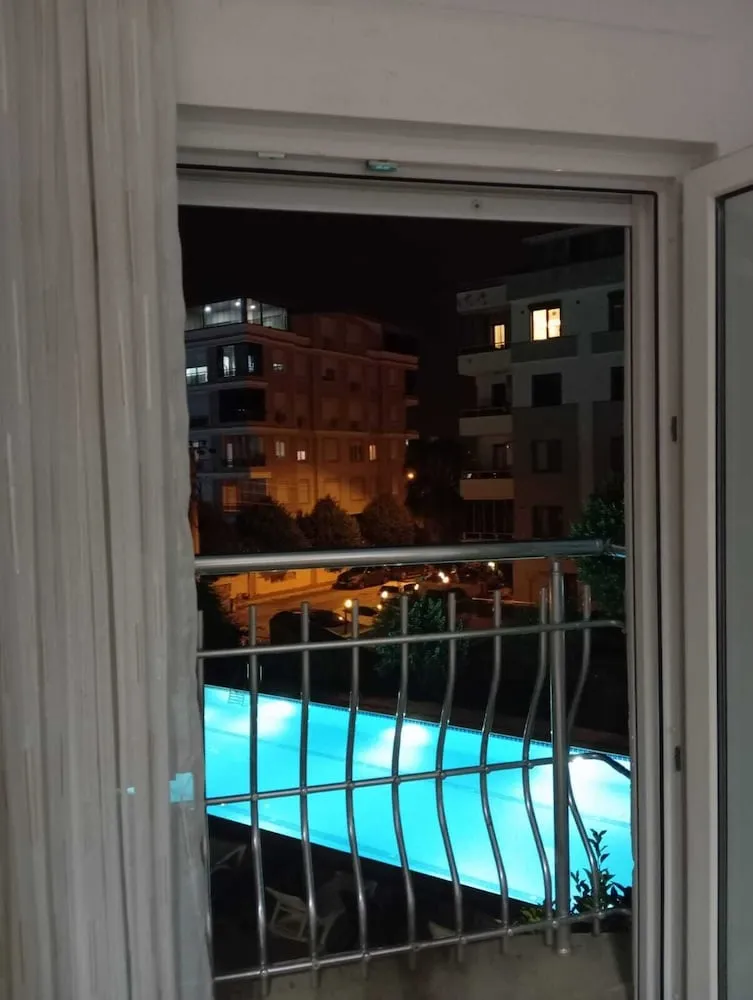Honeymoon Apart Daire, 1 Yatak Odası, Balkon, Havuz Manzaralı