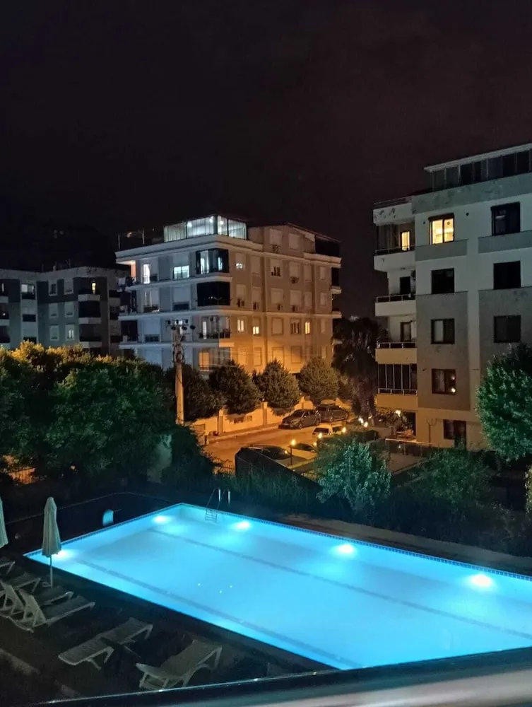 Romantic Apart Daire, 1 Yatak Odası, Balkon, Havuz Manzaralı