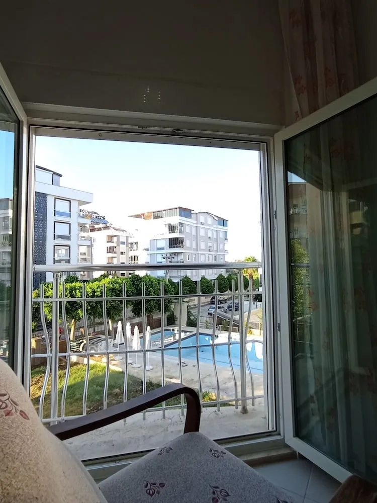 Design Apart Daire, 1 Yatak Odası, Balkon, Havuz Manzaralı