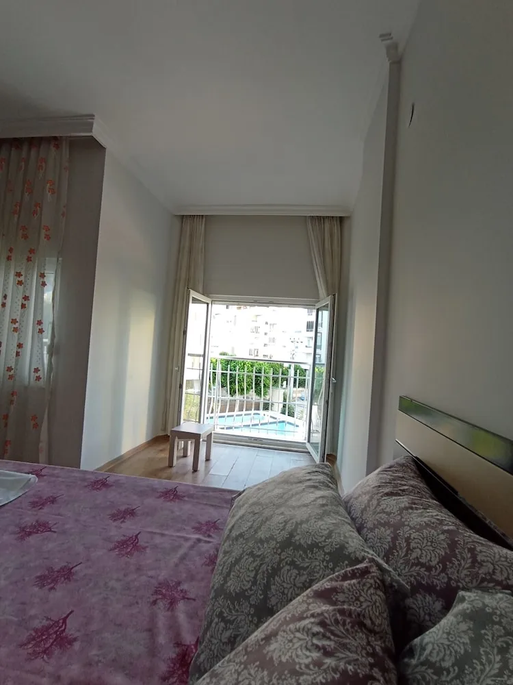 Design Apart Daire, 1 Yatak Odası, Balkon, Havuz Manzaralı