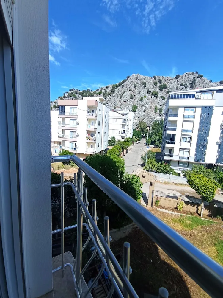 Elite Apart Daire, 1 Yatak Odası, Balkon, Havuz Manzaralı