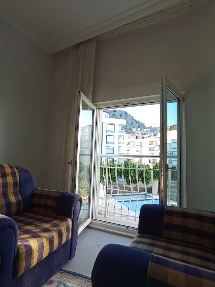 Grand Apart Daire, 1 Yatak Odası, Balkon, Havuz Manzaralı