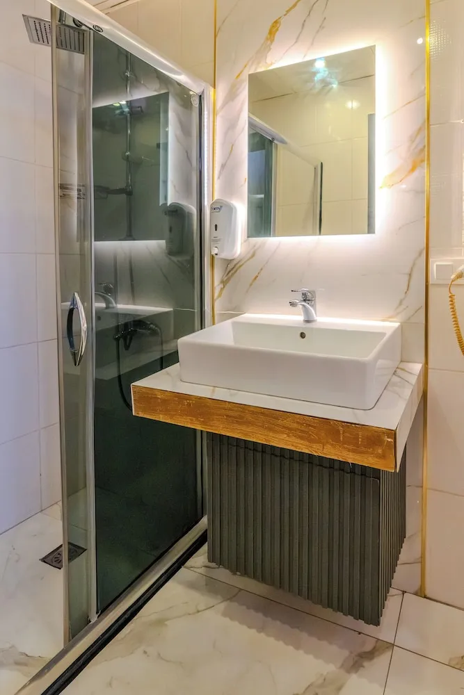 2+1 (Two Bedroom, One Saloon Apartment)