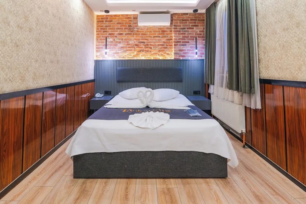 2+1 (Two Bedroom, One Saloon Apartment)