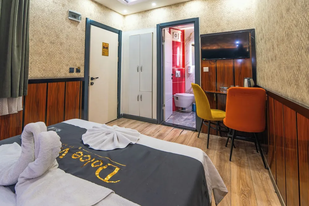 2+1 (Two Bedroom, One Saloon Apartment)