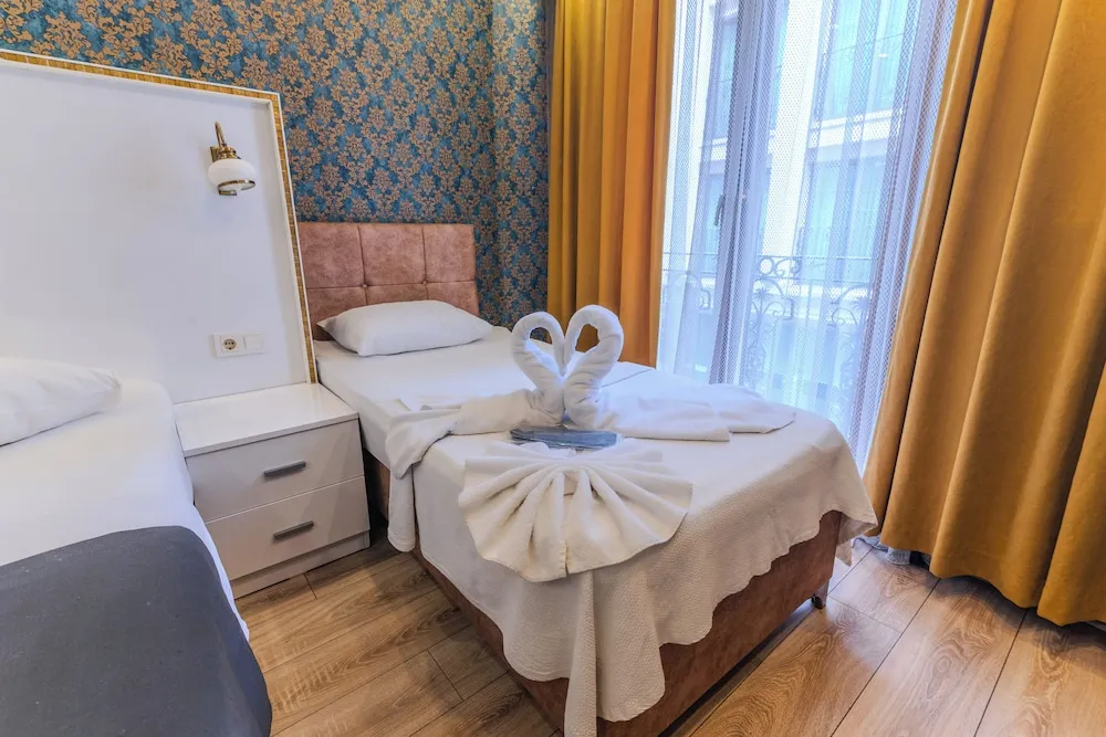 2+1 (Two Bedroom, One Saloon Apartment)