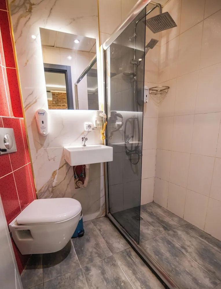 2+1 (Two Bedroom, One Saloon Apartment)