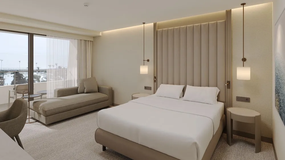Deluxe Swim Up Room