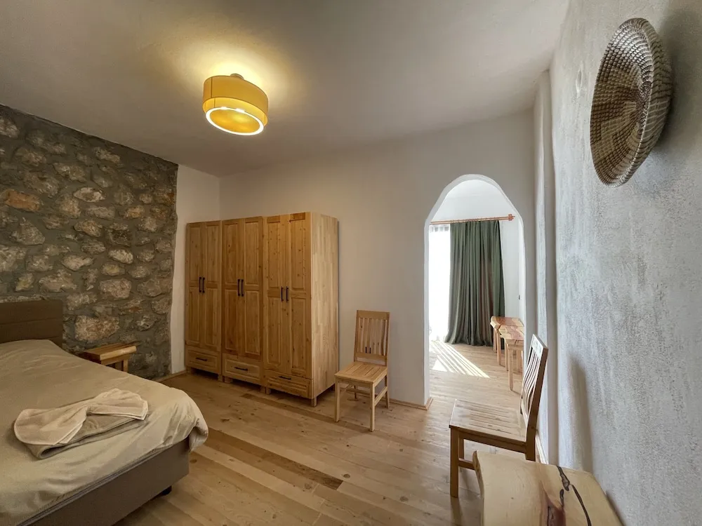 Design Üç Kişilik Oda, Deniz Manzaralı