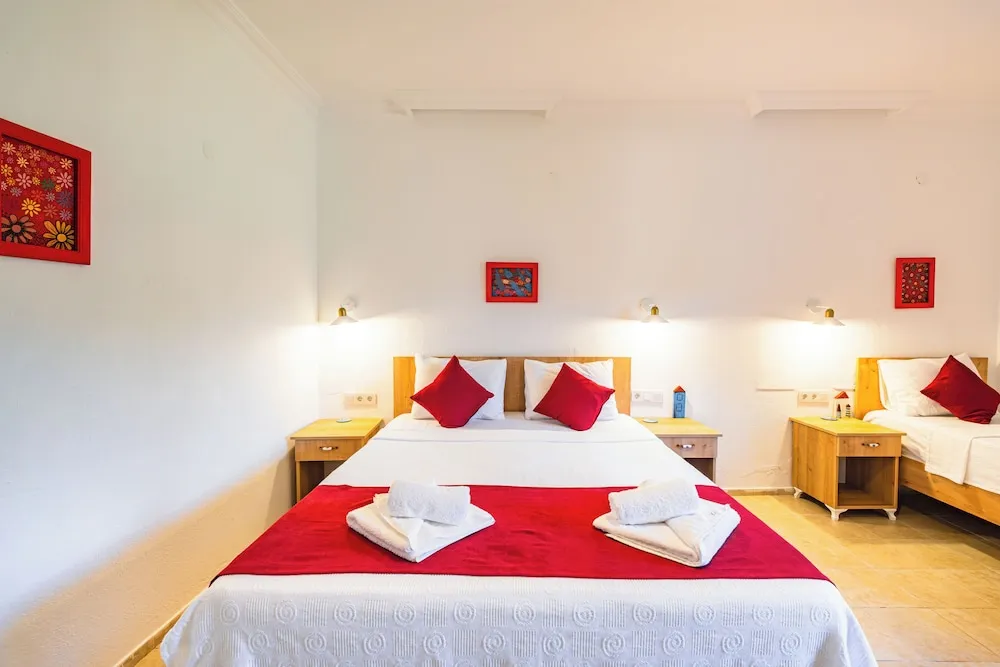 Deluxe Üç Kişilik Oda