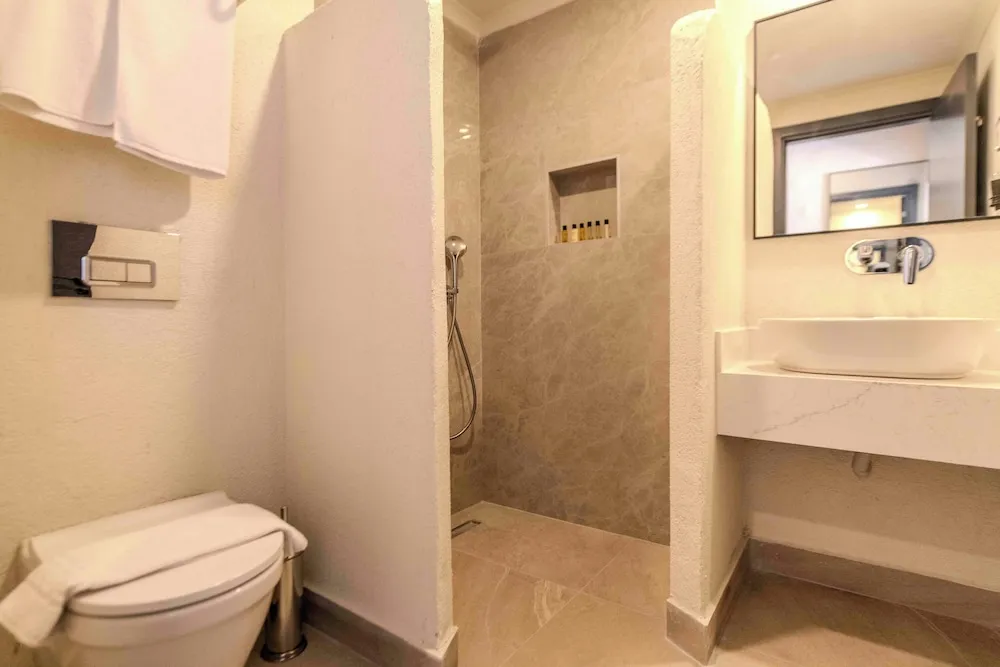 Comfort İki Ayrı Yataklı Oda, 1 Yatak Odası, Havuz Manzaralı