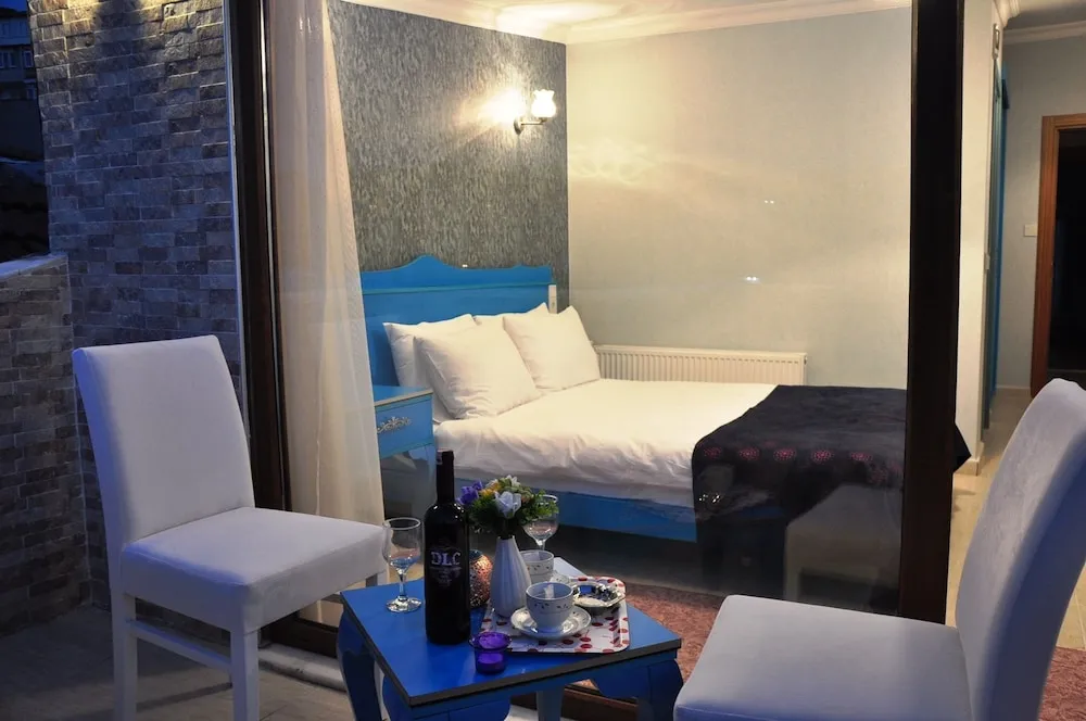 Economy Tek Büyük veya İki Ayrı Yataklı Oda