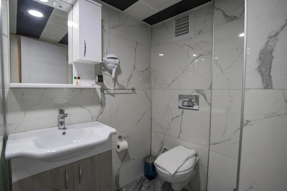 Tek Büyük veya İki Ayrı Yataklı Oda