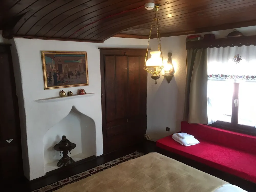 Traditional Oda, Bahçe Manzaralı
