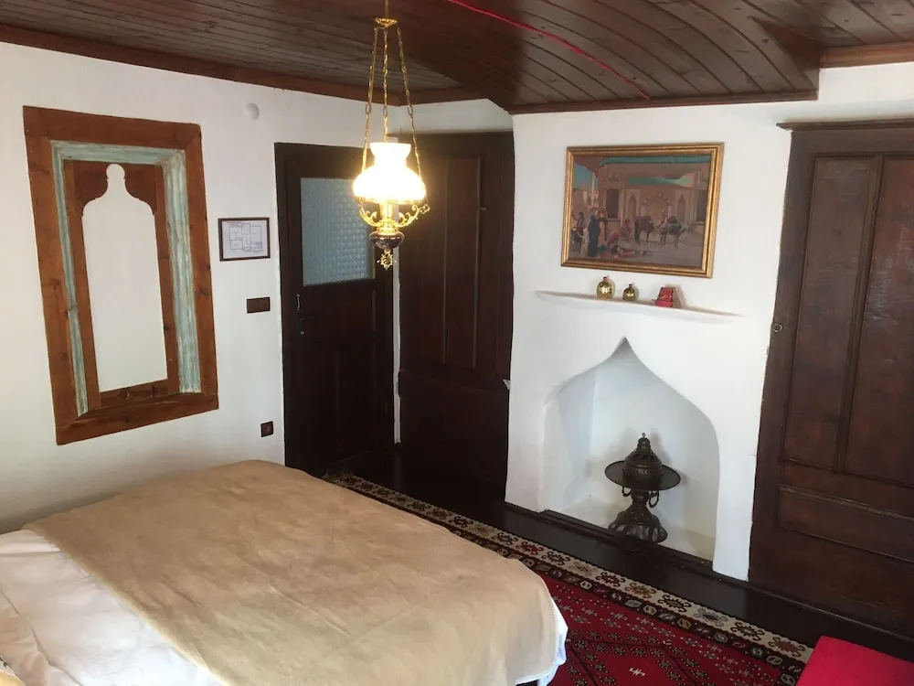 Traditional Oda, Bahçe Manzaralı