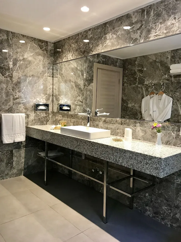 New VIP Room