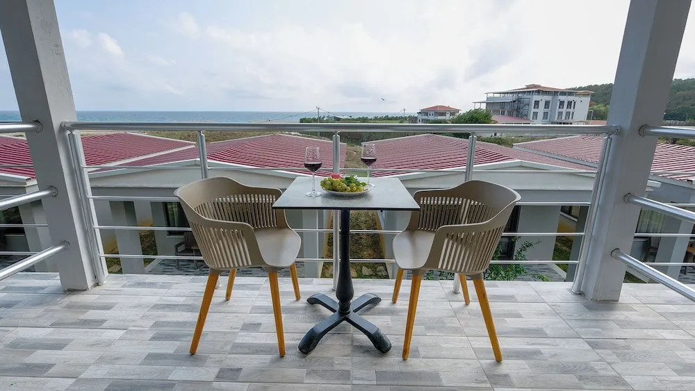 Superior Room with Balcony Sea View