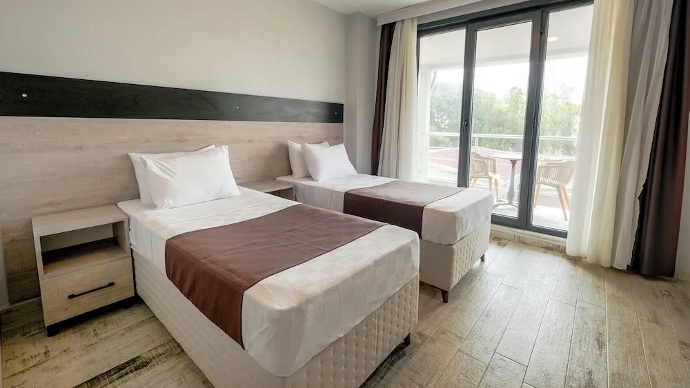 Superior Room with Balcony City View