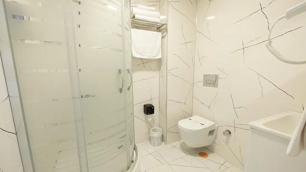 Deluxe Room with Balcony Sea View