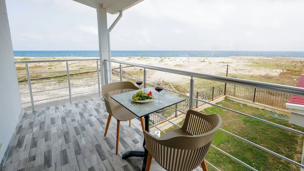 Deluxe Room with Balcony Sea View
