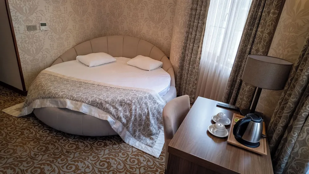 Deluxe Tek Büyük Yataklı Oda