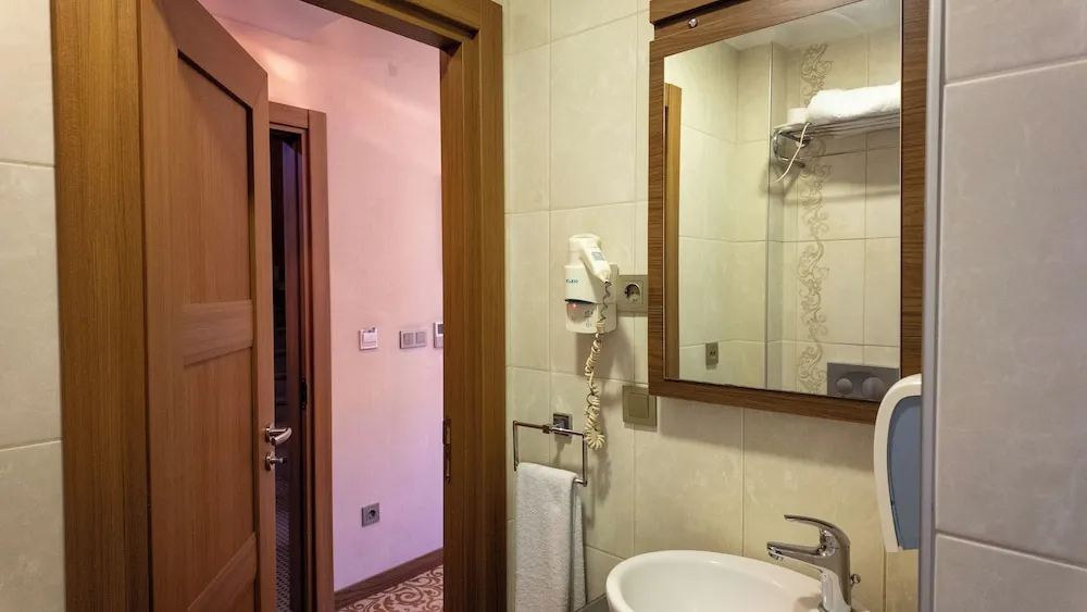 Tek Büyük Yataklı Oda