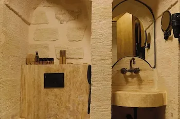 Arura Mardin