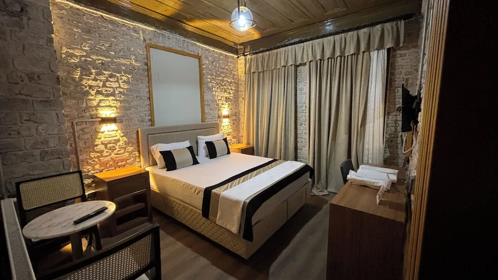 Romantic Üç Kişilik Oda