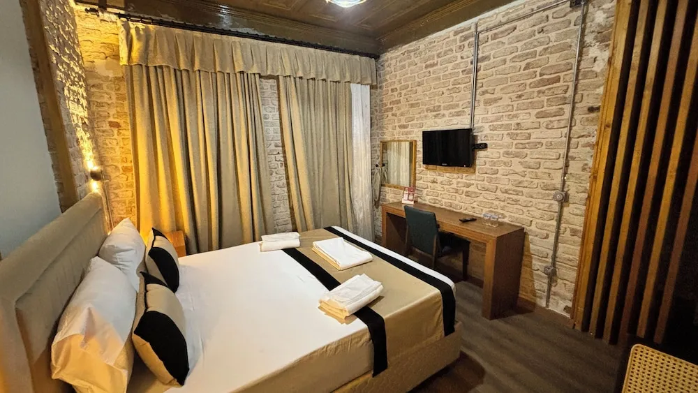 Romantic Üç Kişilik Oda