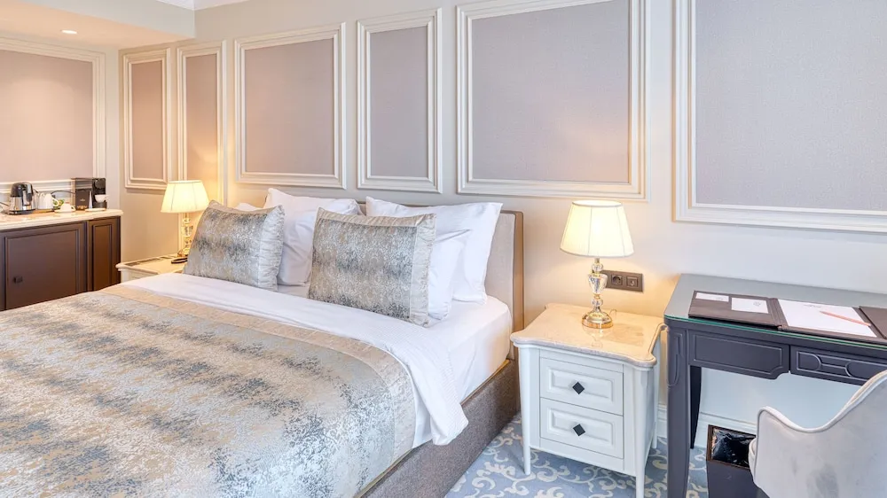 Deluxe Room with Sea View