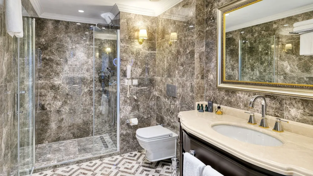Family Suite Room with City View