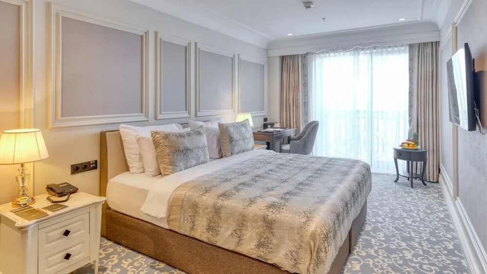 Deluxe Room with City View