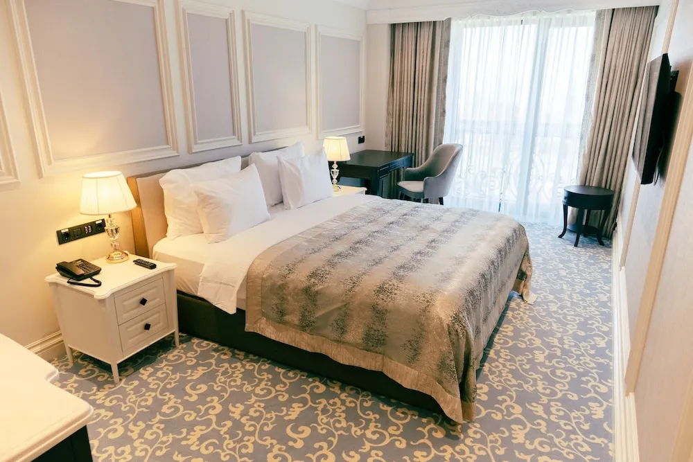 Superior Room with City View