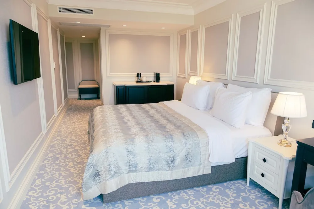 Superior Room with City View