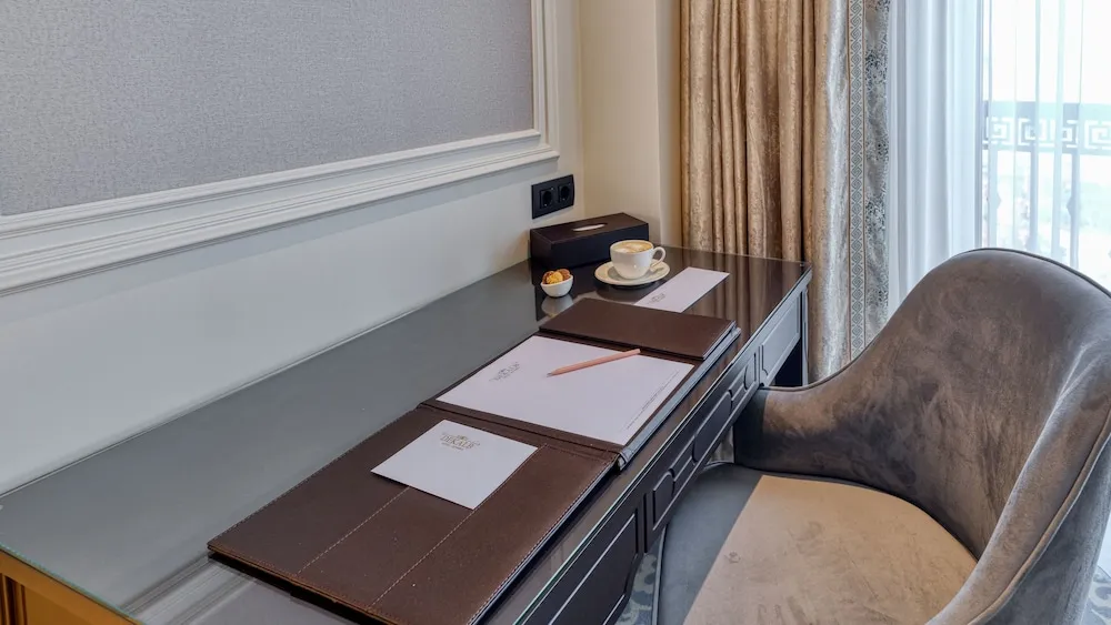 Superior Room with City View